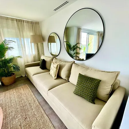 Seahomes Vacations - Marina Boutique Design Apartment